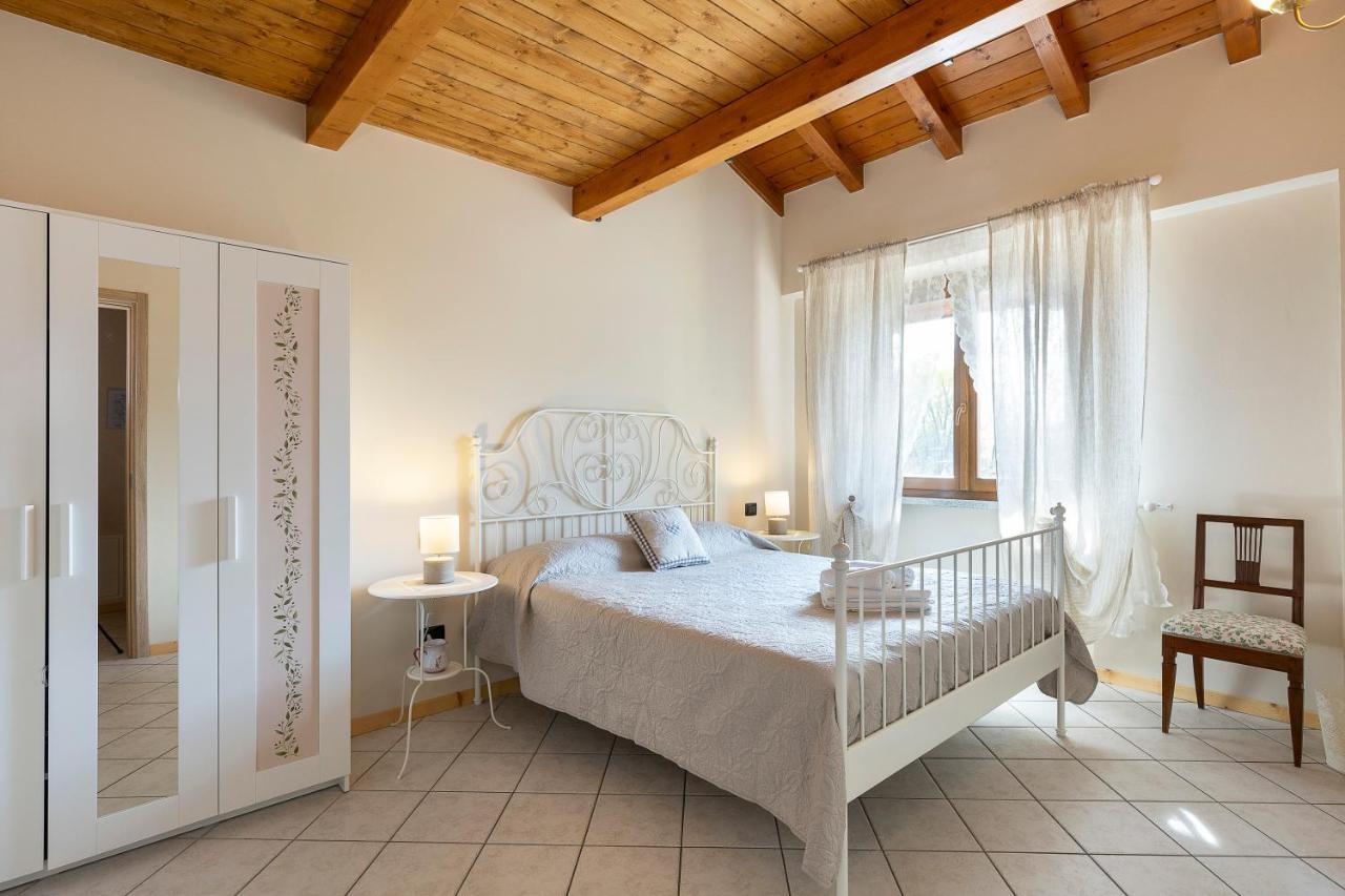 Bb10 Oasi Guest House Арона Екстериор снимка