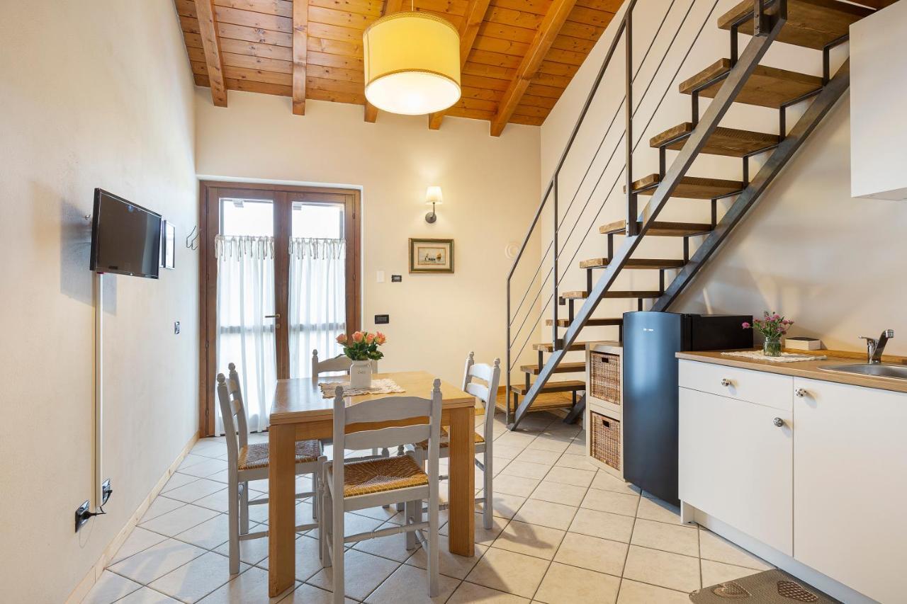 Bb10 Oasi Guest House Арона Екстериор снимка