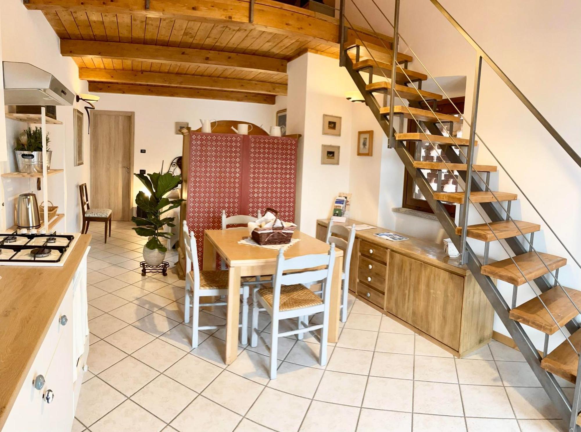 Bb10 Oasi Guest House Арона Екстериор снимка