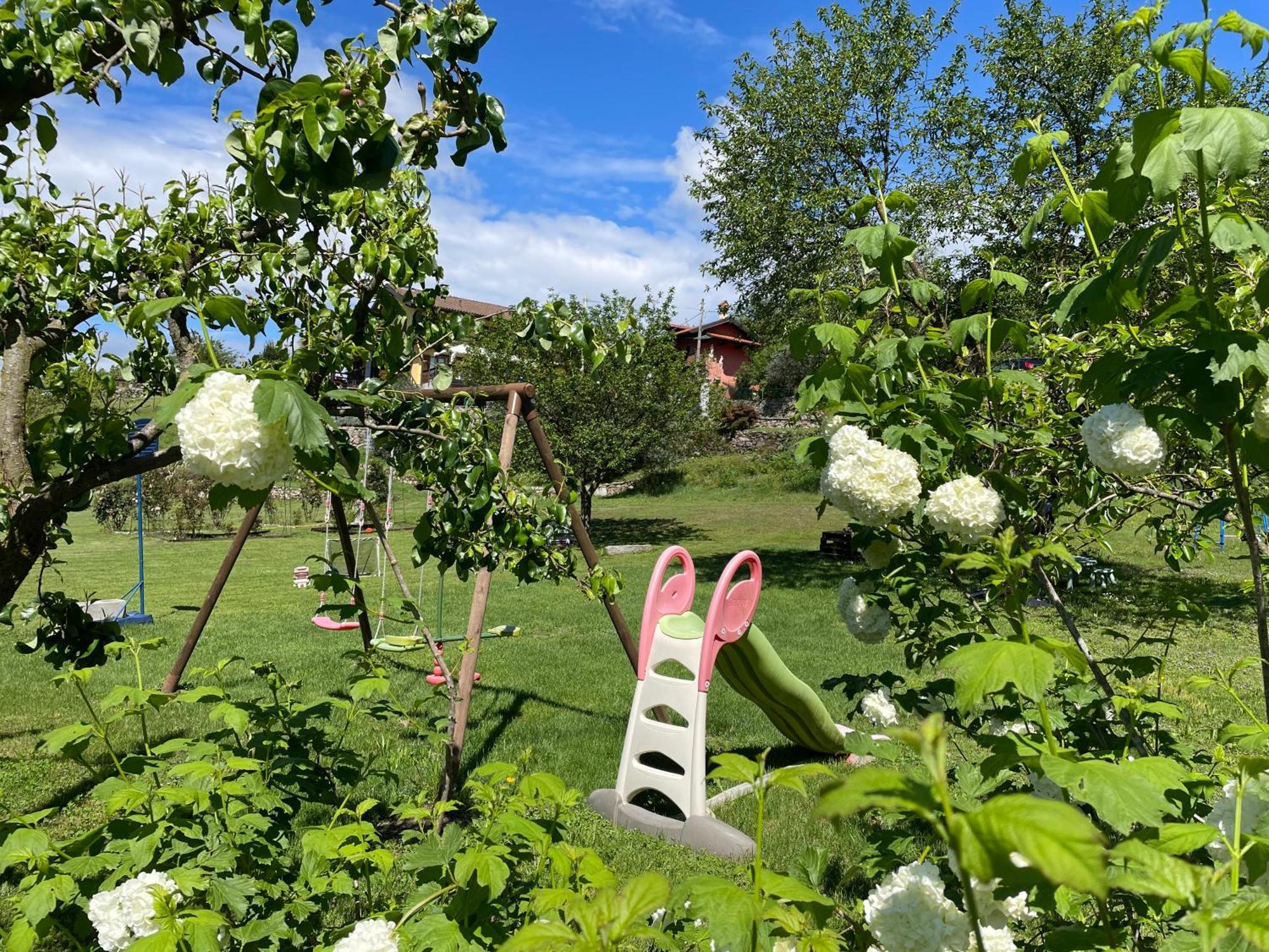 Bb10 Oasi Guest House Арона Екстериор снимка