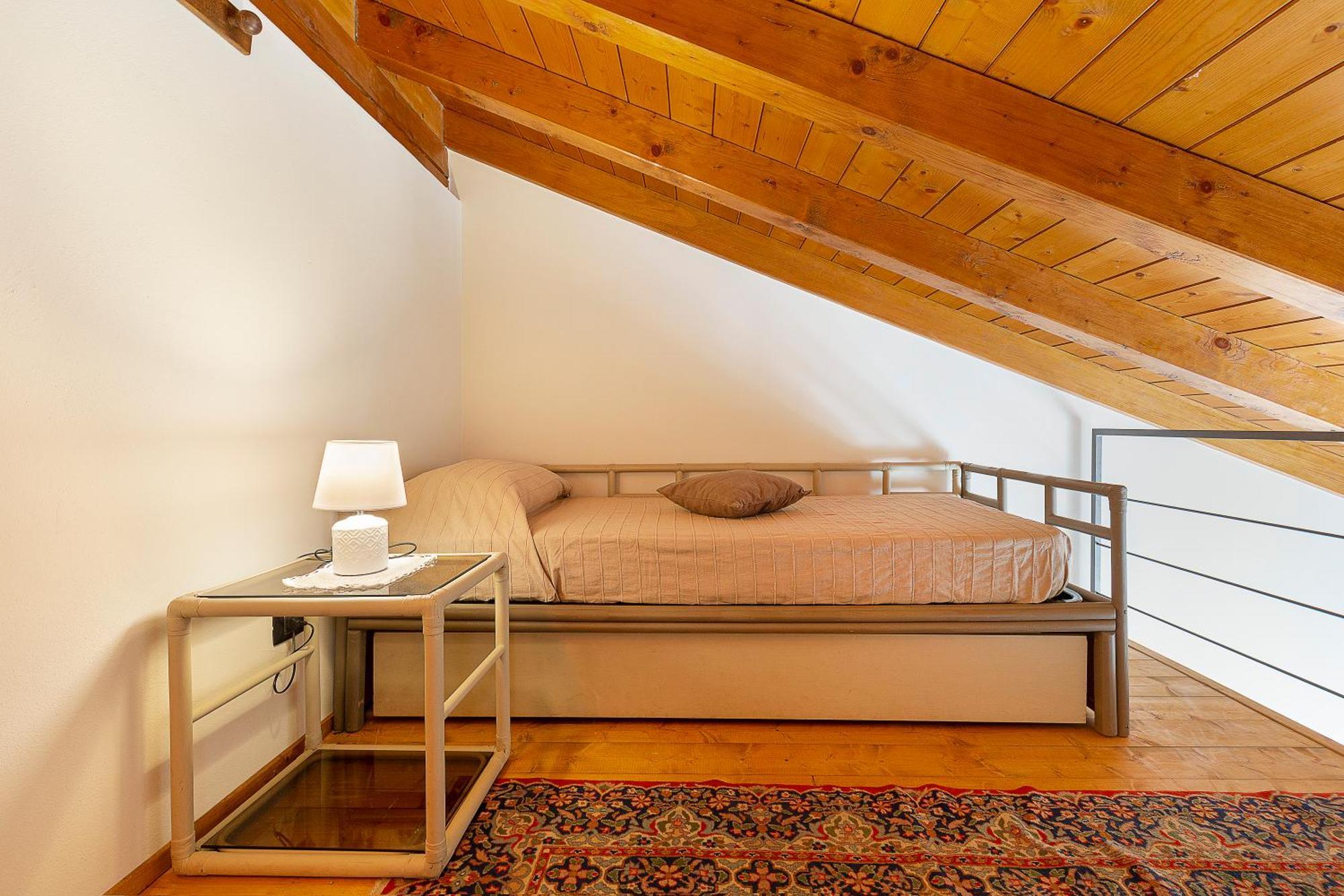 Bb10 Oasi Guest House Арона Екстериор снимка