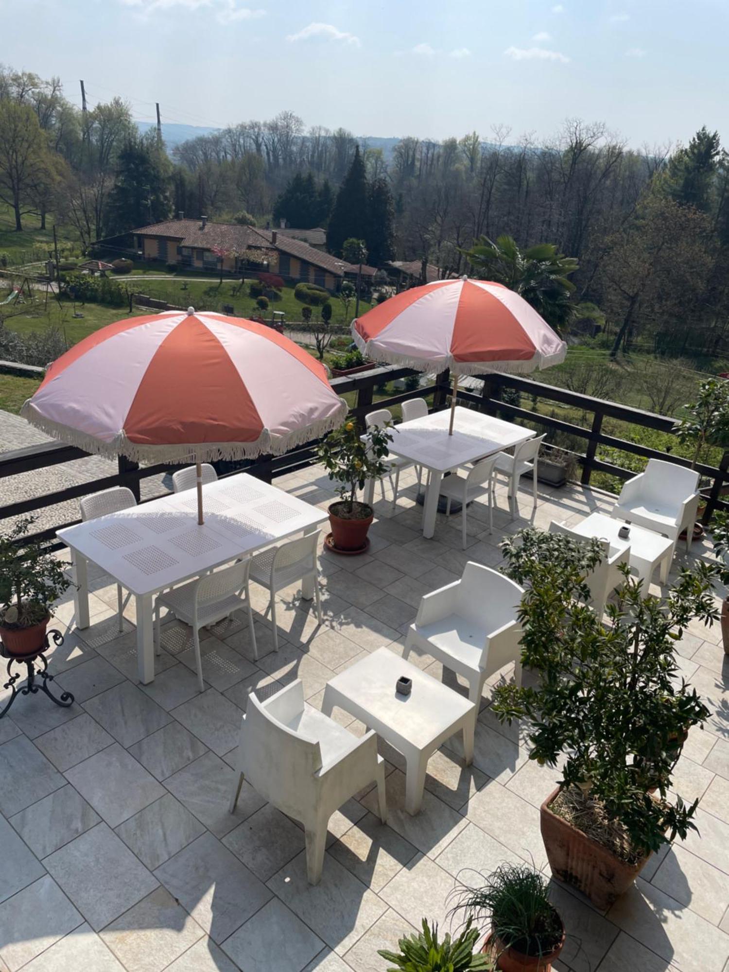 Bb10 Oasi Guest House Арона Екстериор снимка