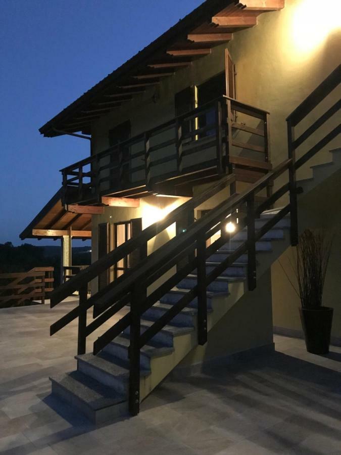 Bb10 Oasi Guest House Арона Екстериор снимка